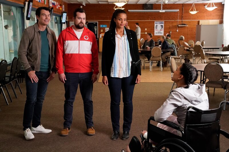 v.l.: Harley Carter (Jerry O’Connell), Dave Leigh (Kristian Bruun) und Det. Sam Shaw (Sydney Tamiia Poitier) +++ – Bild: RTL /​ 2020 Sony Pictures Entertainment