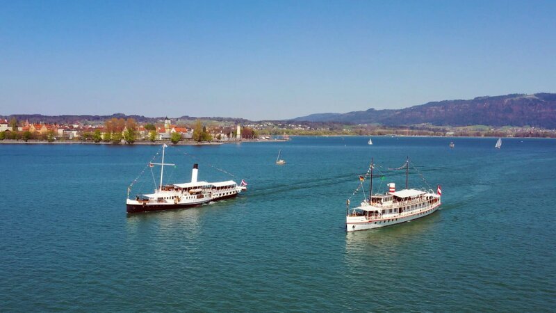 Die historischen Flaggschiffe Hohentwiel und MS Österreich; ein Dampfschiff Jg. 1913 und ein Dieselschiff von 1928. – Bild: 3sat