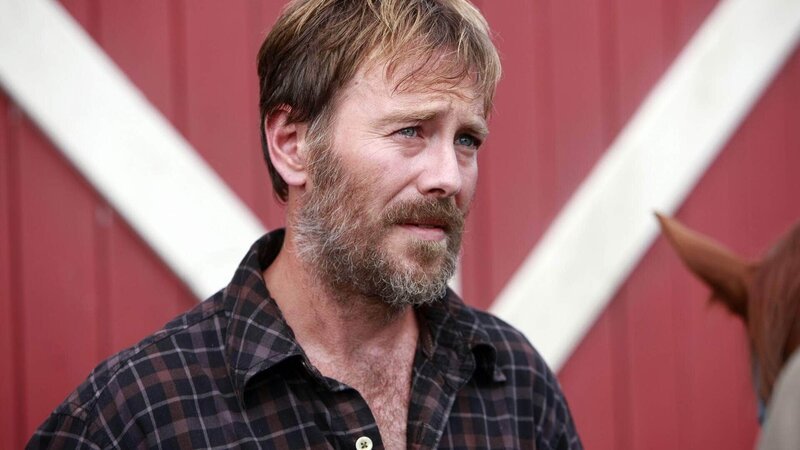 Tys Vater Brad (Peter Outerbridge) ist mit einer Ladung Schlachtpferde auf Heartland gestrandet. – Bild: MG RTL D
