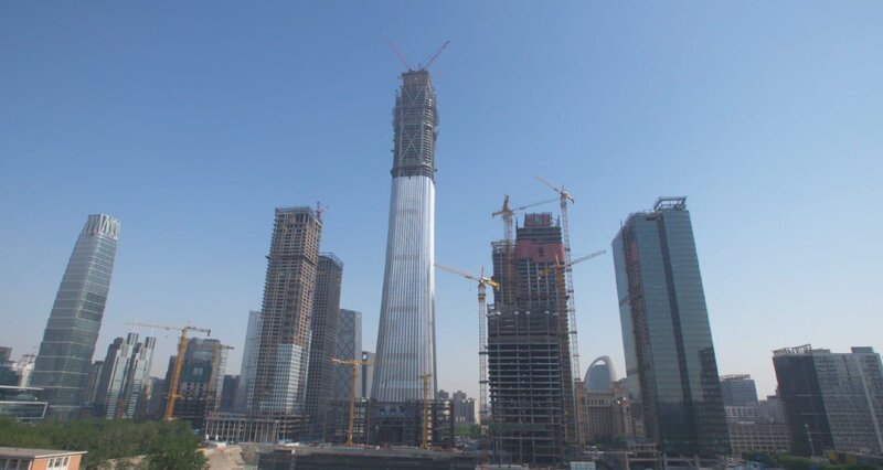 Unglaubliche 528 Meter wird sich der Zhongguo Zun-Wolkenkratzer in Peking in die Höhe strecken – Bild: MG RTL D /​ Windfall Films