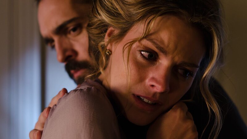 Diego (Pedro Alonso) und Alicia Alarcón (Amaia Salamanca) – Bild: AXN