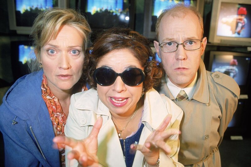 Welche lustigen Pannen sind bei den Dreharbeiten zu „Ritas Welt“ passiert? Interviews mit den Schauspielern, die spaßigsten Versprecher und die schrägsten Anekdoten vom Dreh verkürzen die Wartezeit auf neue Folgen. – Bild: MG RTL D