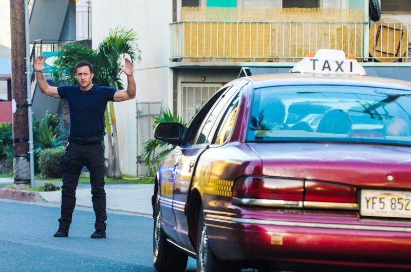 Als ein Journalist umgebracht wird, müssen Steve (Alex O’Loughlin) und seine Kollegen ermitteln, um den Täter zu fassen … – Bild: 2014 CBS Broadcasting Inc. All Rights Reserved. /​ Norman Shapiro Lizenzbild frei