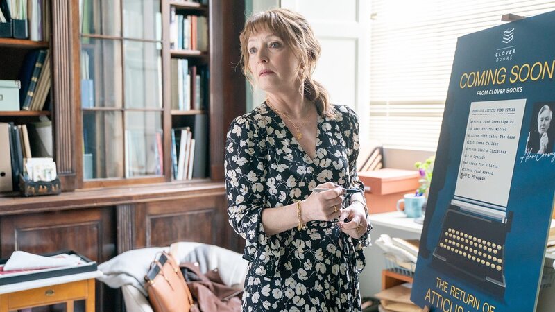 Susan Ryeland (Lesley Manville) – Bild: Bernard Walsh /​ Bernard Walsh/​Eleventh Hour Film /​ © 2022 Sony Pictures Entertainment. All Rights Reserved.