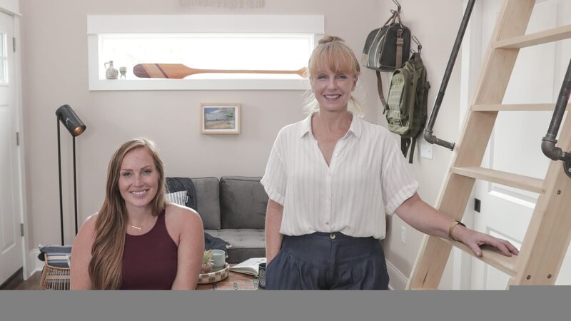 Mina (l.); Karen (r.) – Bild: 2020, Discovery, Inc. All Rights Reserved. Lizenzbild frei