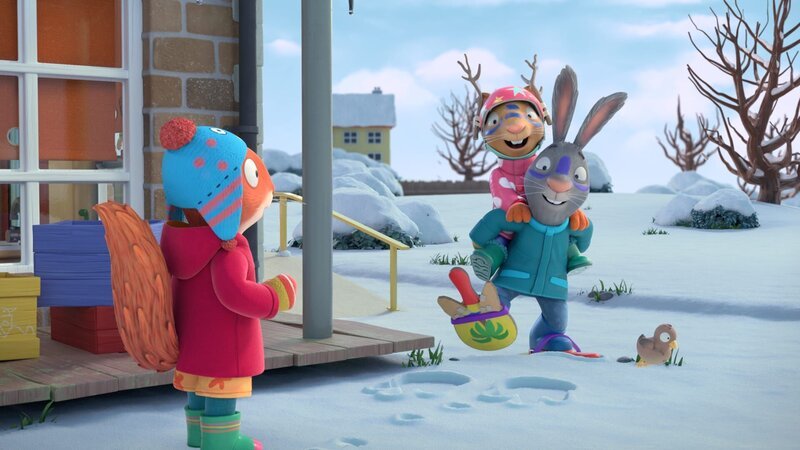 Jamila entdeckt, wer die geheimnisvollen Fußspuren im Schnee kreiert hat. – Bild: Magic Light Pictures LTD /​ ZDF