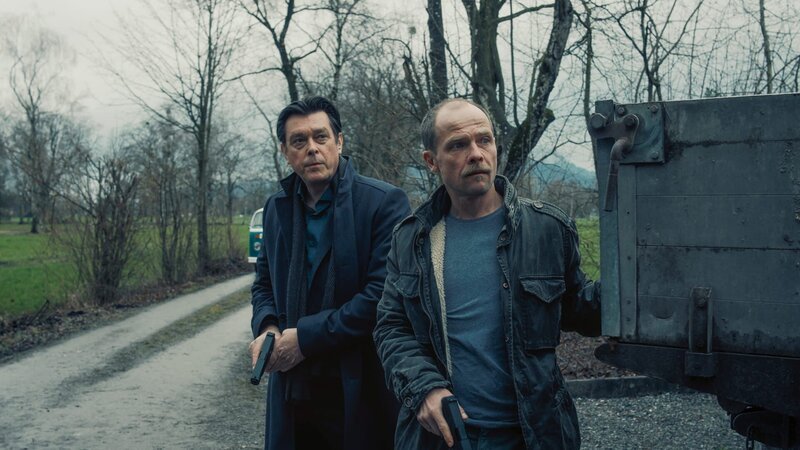 Thomas Komlatschek (Hary Prinz, l.), Micha Oberländer (Matthias Koeberlin, r.) – Bild: Lukas Gnaiger /​ ZDF