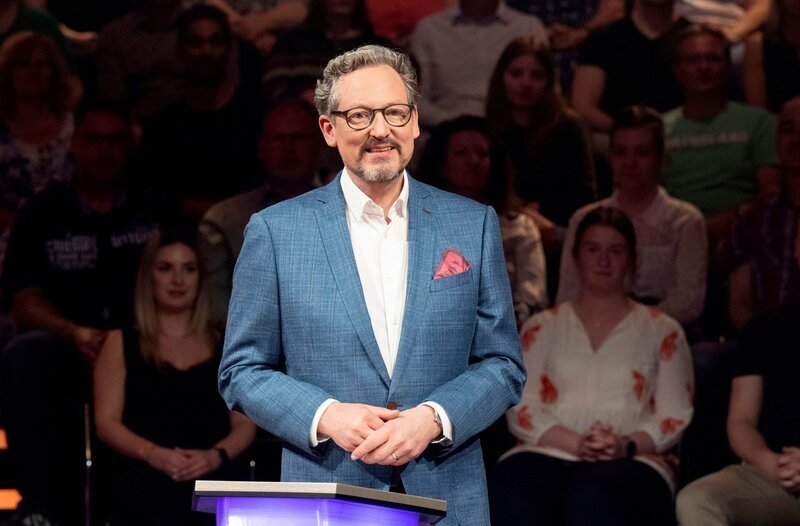 Moderator Eckart von Hirschhausen. – Bild: WDR/​Melanie Grande