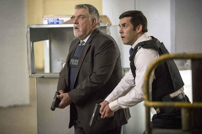 L-R: Vince Korsak (Bruce McGill) und Frankie Rizzoli Jr. (Jordan Bridges) – Bild: PLURIMEDIA (Warner Bros Television)