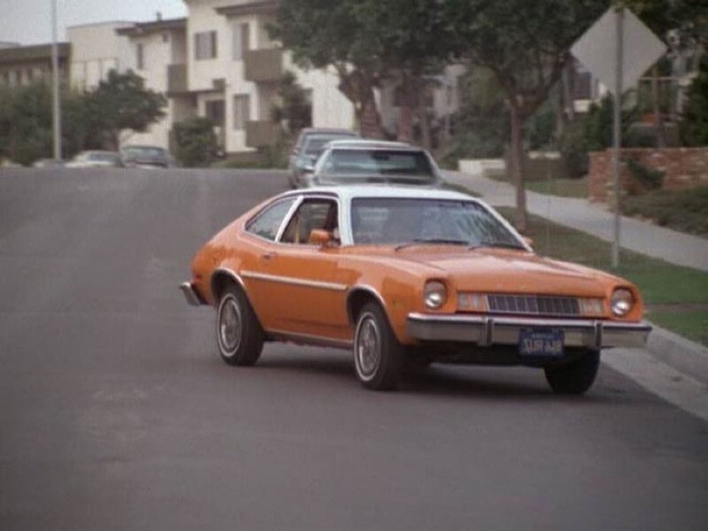 Lonnie Franklin in einem Auto. – Bild: Crime + Investigation /​ A PENINSULA TELEVISION PRODUCTION