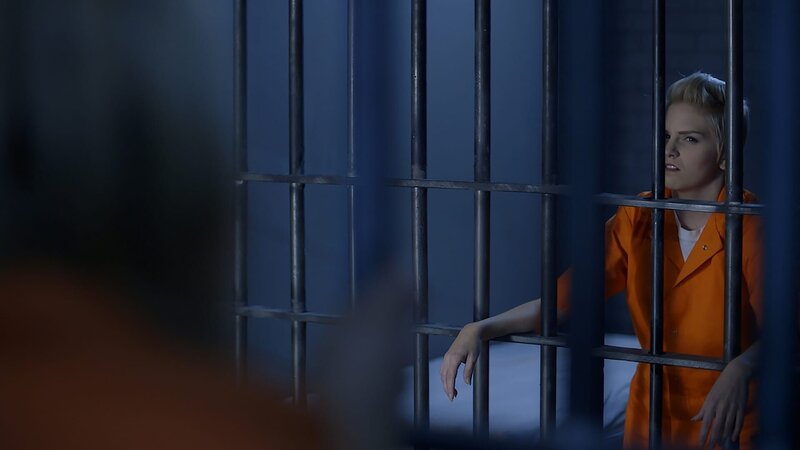 Gwen Graham ends up behind bars after the vengeful Cathy rats her out. – Bild: Discovery Communications