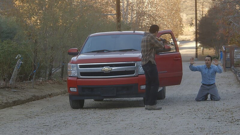 Soto pleads for his life as Garcia pulls the trigger. – Bild: Discovery Communications