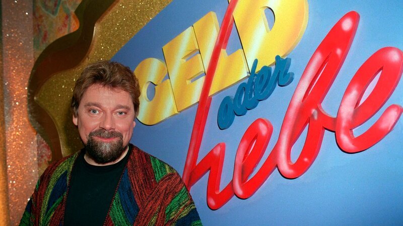 Jürgen von der Lippe 1996 bei „Geld oder Liebe“. – Bild: NDR/picture-alliance/dpa/Schmitt Jürgen von der Lippe 1996 bei „Geld oder Liebe“. – Bild: NDR/picture-alliance/dpa/Schmitt