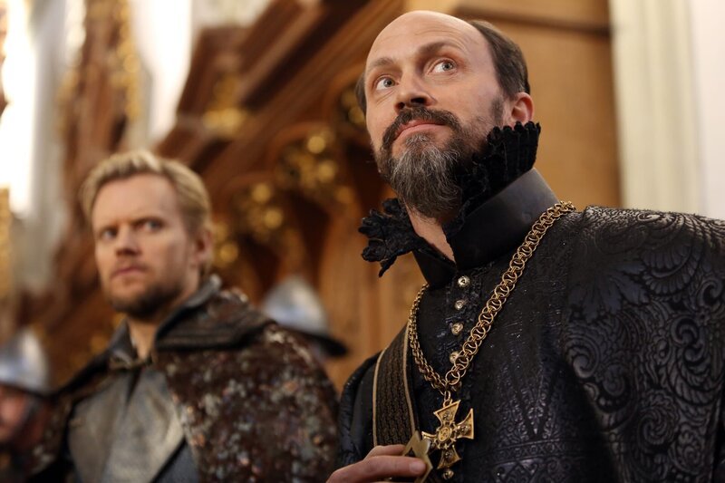 Picture shows: Comte De Rochefort (MARC WARREN, l.) and Fernando Perales (WILL KEEN) – Bild: BBC