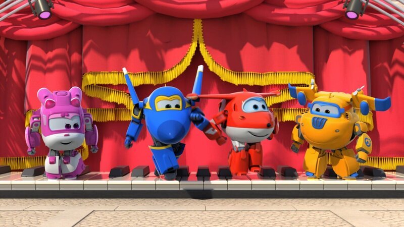 Die Super Wings helfen Ludwig bei seinem Auftritt. – Bild: SUPER RTL