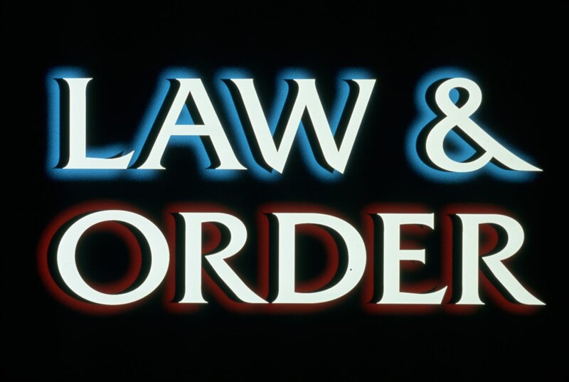 „Law & Order“ – Logo – Bild: NBC Universal