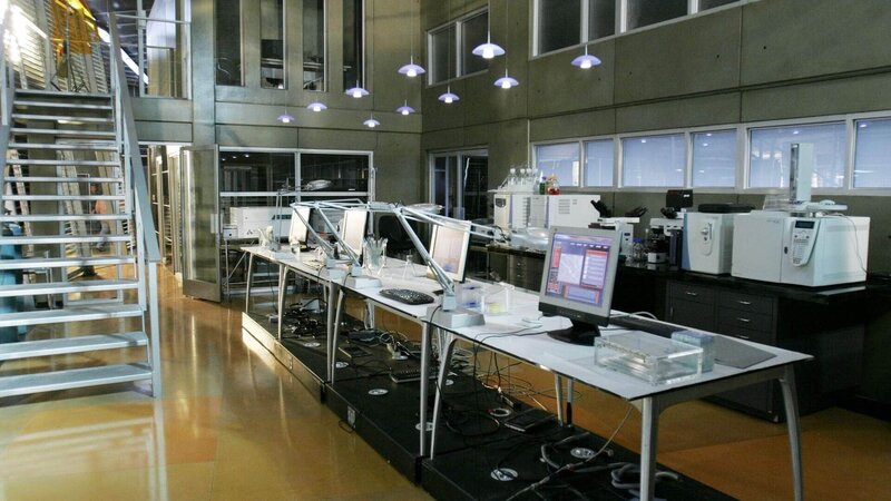 Dreharbeiten, Labor, Deko – Bild: SUPER RTL