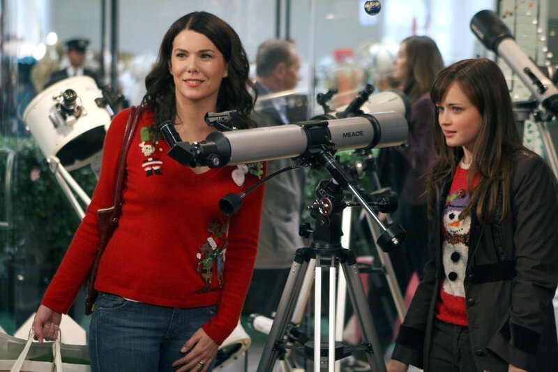 (v.l.n.r.) Lorelai (Lauren Graham); Rory (Alexis Bledel) – Bild: Warner Bros. Lizenzbild frei