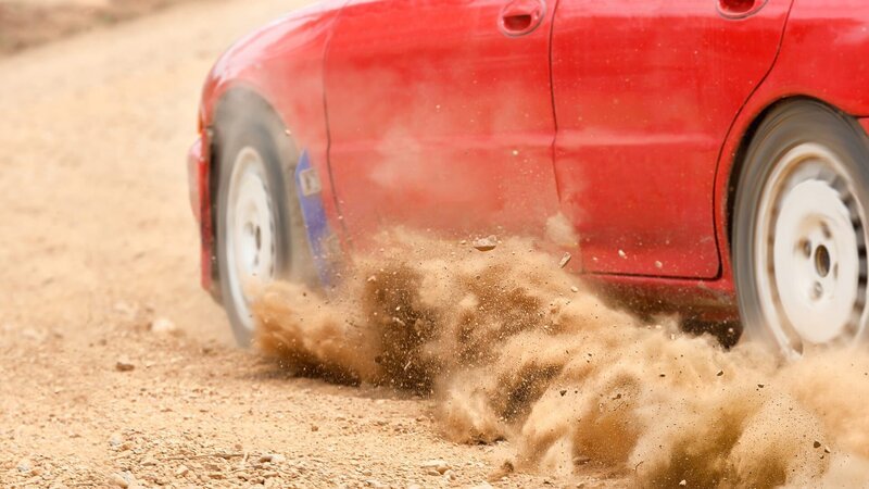 Rally Car speed in dirt track – Bild: This content is subject to copyright.