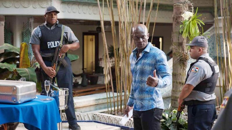 Marco Cabral (Peter Mensah, 2.v.l.) – Bild: RTL /​ NBC Universal Entertainment Cable Group