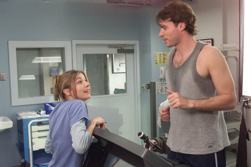 Elliott (Sarah Chalke, l.) macht ihrem neuen Patienten Sean (Scott Foley, r.) Avancen, doch dieser ist so sehr mit seinen Neurosen beschäftigt, dass er sie gar nicht bemerkt … – Bild: Touchstone Television Lizenzbild frei
