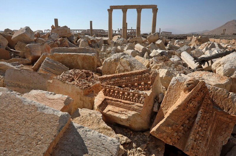 Ruinen der antiken Stadt Palmyra aus der Römerzeit in Syrien. – Bild: LOUAI BESHARA /​ AFP via Getty Images /​ AFP