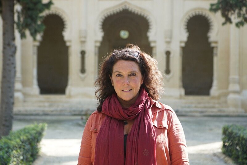 Bettany Hughes. Die Verwendung des sendungsbezogenen Materials ist nur mit dem Hinweis und Verlinkung auf RTL+ gestattet. – Bild: RTL /​ Malta