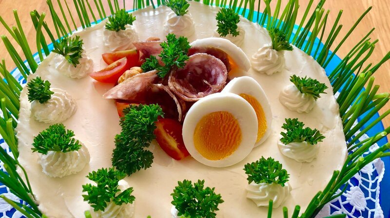 Jauntaler Salami-Torte mit ca 12 Millionen Kalorien – Bild: Sven Rech