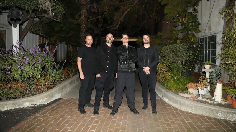 Zak and crew in front of the Graber Olive House after interviewing the owners. – Bild: Travel Channel