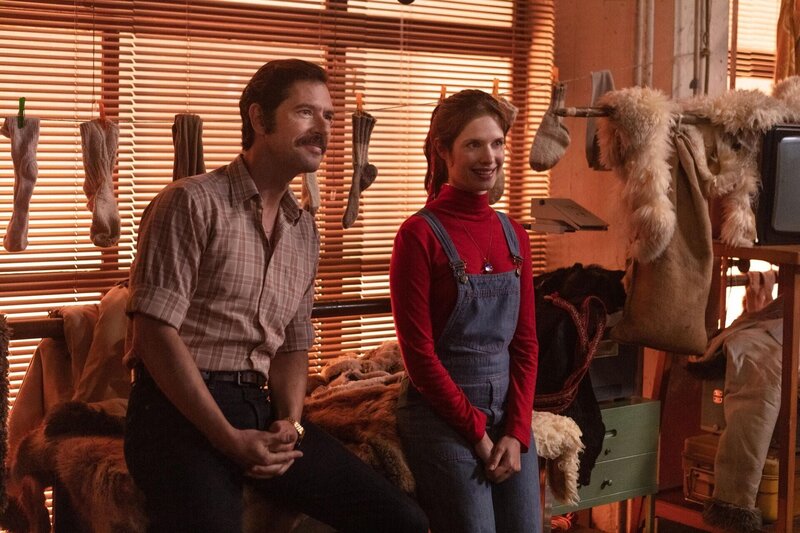 Didier Mathure (Melvil Poupaud, l.); Véra Clouseau (Daphné Patakia, r.) – Bild: Nicolas Velter /​ Montebello Productions /​ Canal+