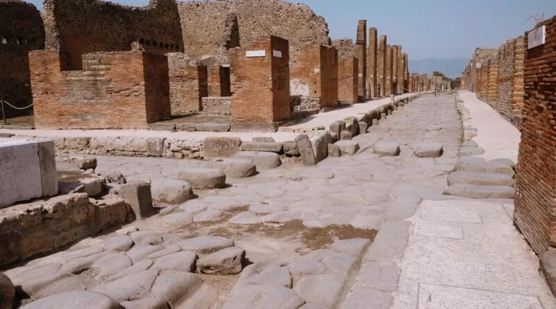 Stadt Pompeji nach der Ausgrabung +++ Die Verwendung des sendungsbezogenen Materials ist nur mit dem Hinweis und Verlinkung auf RTL+ gestattet. +++ – Bild: RTL Stadt Pompeji nach der Ausgrabung +++ Die Verwendung des sendungsbezogenen Materials ist nur mit dem Hinweis und Verlinkung auf RTL+ gestattet. +++ – Bild: RTL