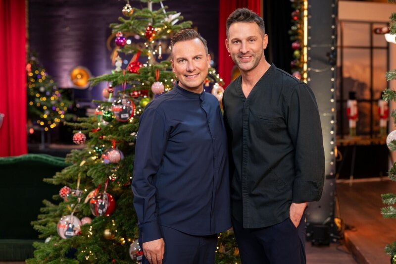 Tim Raue (l.); Alexander Kumptner (r.) – Bild: Joyn /​ Markus Hertrich