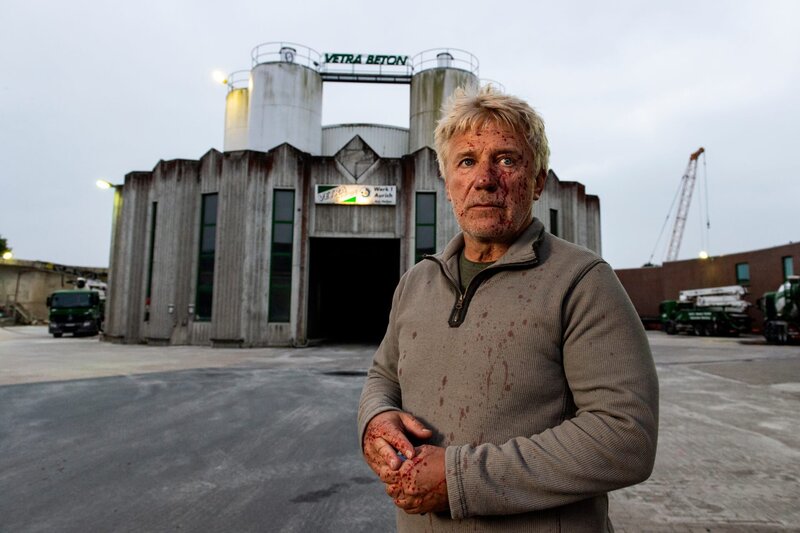 Was hat der mysteriöse Thomas Hagemann (Jörg Schüttauf) mit den beiden Mordfällen zu tun? – Bild: ZDF/​Sandra Hoever