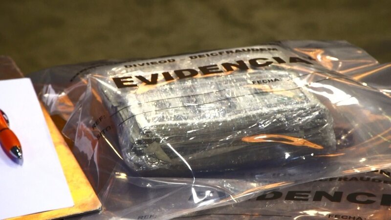 Jeden Tag kämpfen die Polizeibeamten am Flughafen in Peru gegen den Drogenhandel und andere Verbrechen. – Bild: National Geographic Partners, LLC.