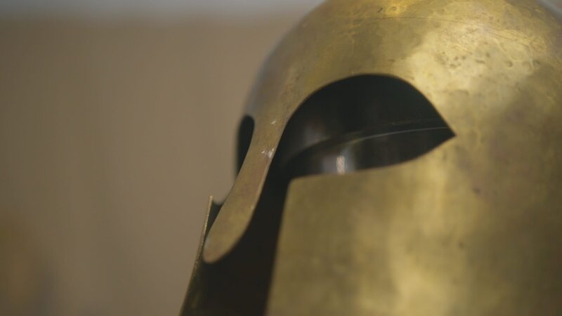 Die Spartaner sind ihrem Gegner zahlenmäßig weit unterlegen. Dennoch kämpfen sie bis zum Tod. Drei Tage lang halten sie die persische Armee auf. Erst ein Verrat führt zu ihrer Niederlage. – Bild: ZDF und PERNEL MEDIA