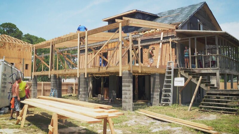 Während der Renovierung. – Bild: HGTV