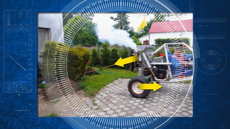 Hitting the jump with insufficient velocity meant that, and as soon as it left the ramp that heavy front end pulled him into a nosedive. – Bild: The National Geographic Channel