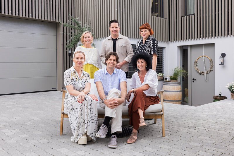 Wer wohnt wo? Sendung 20 Andrea, Moderator Sven Epiney, Anja Susie, Christoph, Kersten – Bild: SRF1