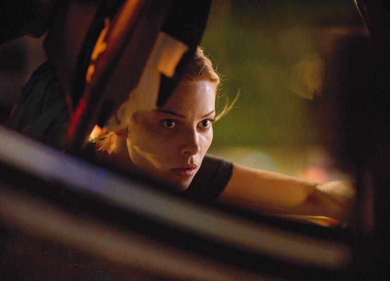 Chicago Fire Professionelle Höflichkeit – Professional Courtesy Staffel 1, Episode 3 Sie muss einen Verletzten bergen: Lauren German als Leslie Shay – Bild: SRF/​NBC Universal /​ NBC