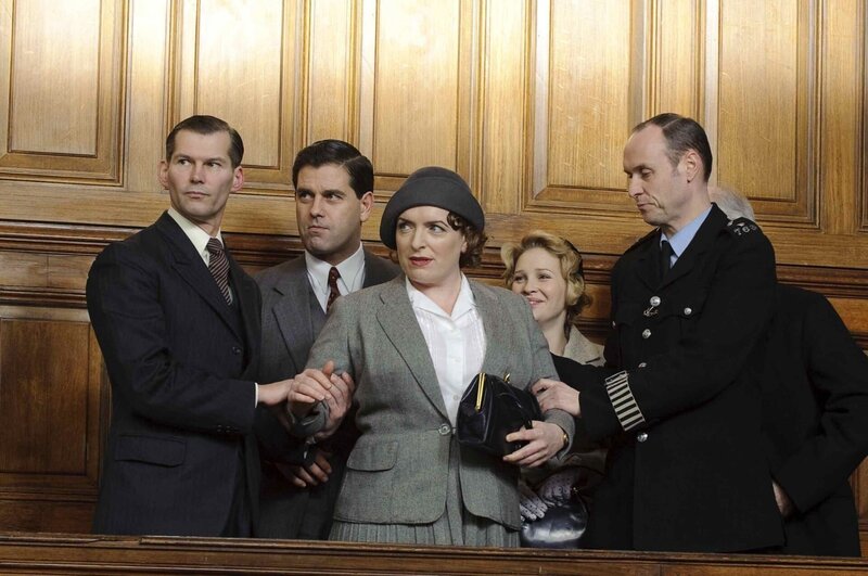 Patrick Baladi (Jonathan Frayn), Claire Rushbrook (Caroline Copling), Joanna Page (Hester). – Bild: port.hu