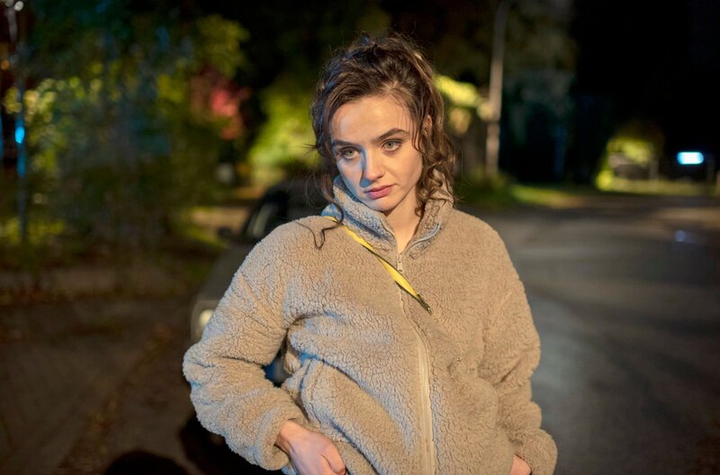 Was für ein Spiel spielt Nele Krüger (Laura Balzer)? – Bild: Thorsten Jander