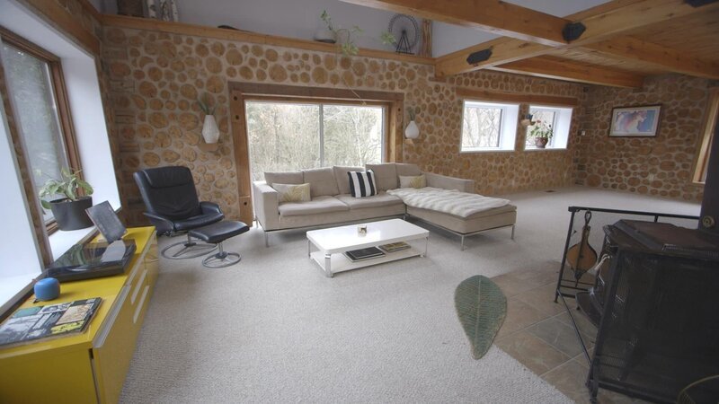 Bild: 2023 Farmhouse Facelift 3 TV Inc. All Rights Reserved. Lizenzbild frei