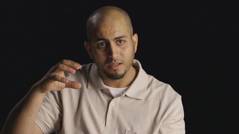 The man recounts an attack on him. – Bild: AnimalPlanet