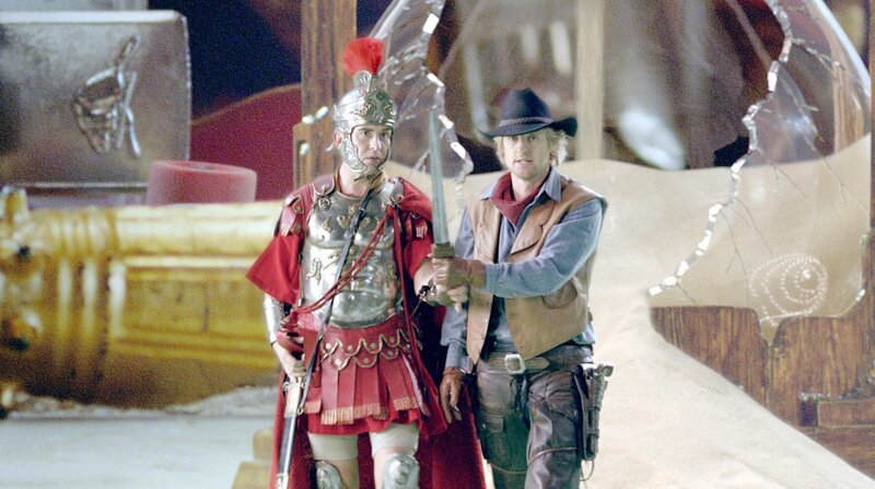 Der winzige Gladiator Octavius (Steve Coogan, l.) und Miniaturcowboy Jedediah (Owen Wilson) bereiten sich auf den alles entscheidenen Kampf gegen Kahmunrah vor. – Bild: TM and © 2009 Twentieth Century Fox Film Corporation. All rights reserved. Not for sale or duplication.