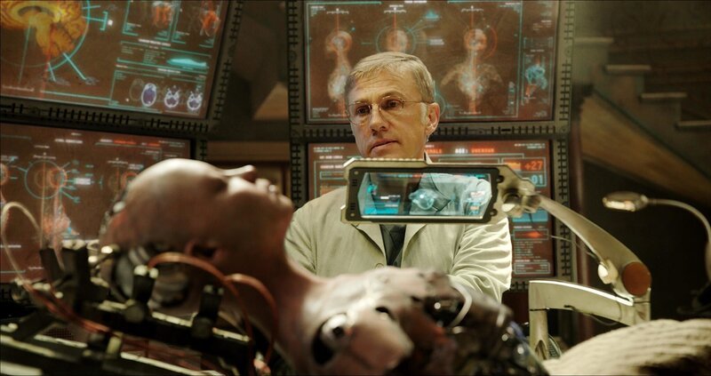 Alita (Rosa Salazar), Dr. Ido Dyson (Christoph Waltz) – Bild: PLURIMEDIA (Twentieth Century Fox France / Twentieth Century Fox / Lightstorm Entertainment / Weta Digital) Alita (Rosa Salazar), Dr. Ido Dyson (Christoph Waltz) – Bild: PLURIMEDIA (Twentieth Century Fox France / Twentieth Century Fox / Lightstorm Entertainment / Weta Digital)