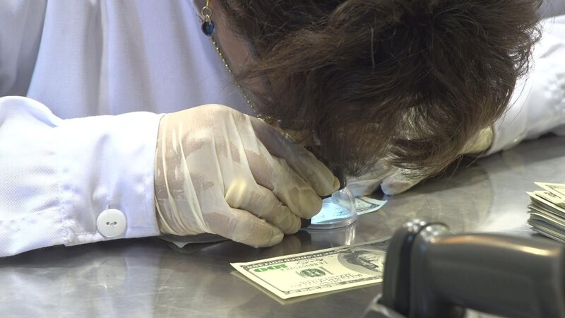 Jeden Tag kämpfen die Polizeibeamten am Flughafen in Peru gegen den Drogenhandel und andere Verbrechen. – Bild: National Geographic Partners, LLC.