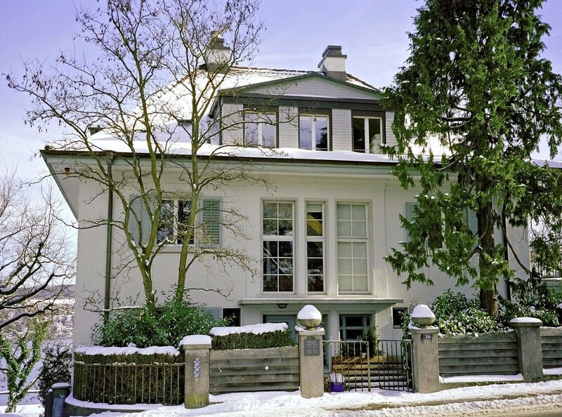 Die Villa der Manns in Zürich. – Bild: SWR/​Anastasopoulos