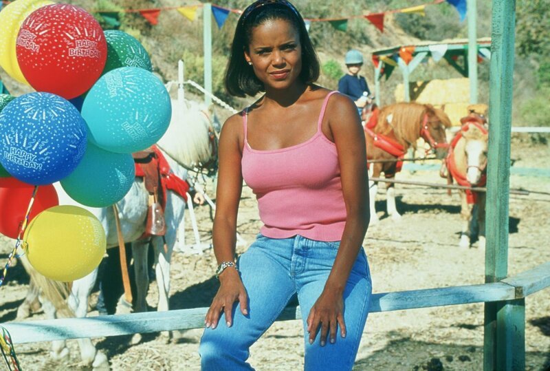 Amanda Bentley-Livingston (Victoria Rowell) – Bild: MMXVII CBS Broadcasting Inc. Lizenzbild frei