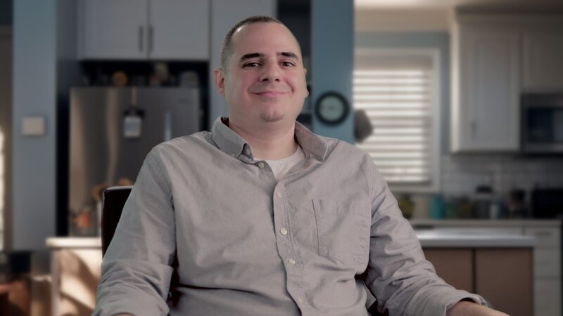 In his sit down interview, Gino M. discusses his past cheating roulette scandal. – Bild: Warner Bros. Discovery, Inc.
