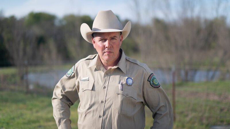 Hero Shot of Game Warden Randolph McGee. – Bild: Discovery Communications, LLC /​ Dakota Morrissiey /​ Tony Carter